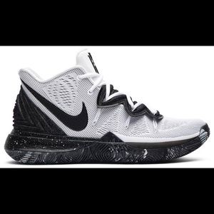 Kyrie 5 Oreo Nike